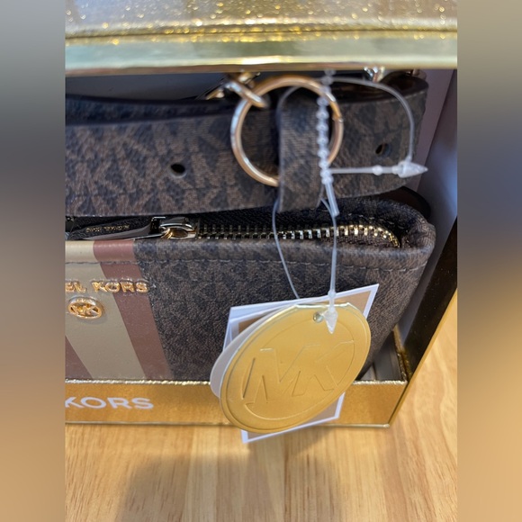 NWT Michael Kors Gift Box MK Signature Belt Wallet Waist Bag Size S/M - Picture 6 of 11